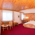 Berghof Ξενοδοχείο 4*
