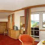 Berghof Ξενοδοχείο 4*