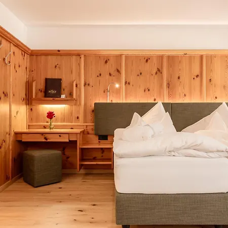 Berghof 4* Нойштифт-им-Штубайталь