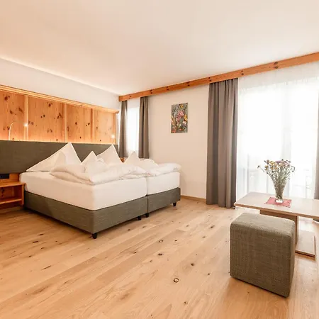 贝格霍夫酒店 酒店 施图拜河谷新施蒂夫特