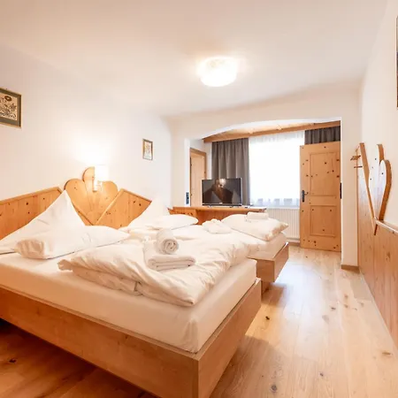 贝格霍夫酒店 施图拜河谷新施蒂夫特